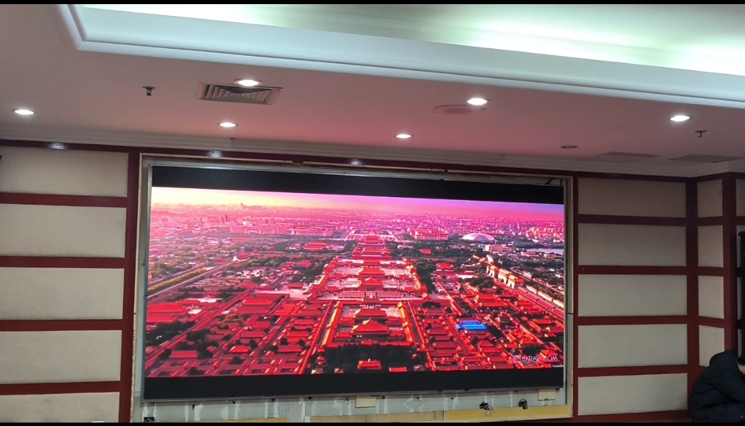 樂東省公路局6樓室內(nèi)全彩P1.86安裝完成  尺寸：3.52X1.76 像素點：1892X946